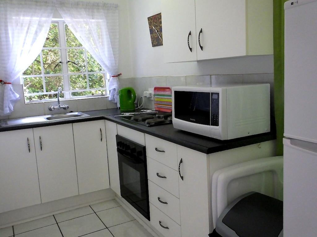 Sunshine Self Catering Apartamento Mbombela Quarto foto