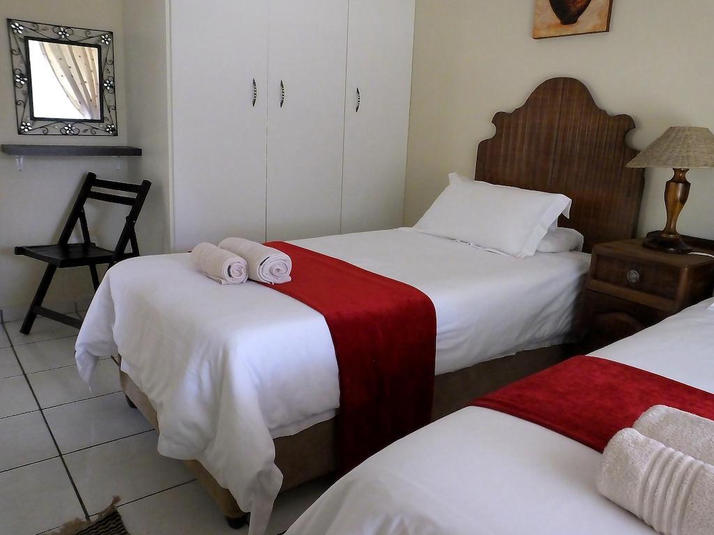 Sunshine Self Catering Apartamento Mbombela Quarto foto