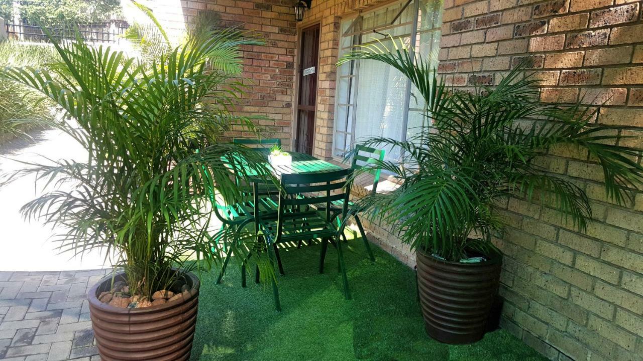 Sunshine Self Catering Apartamento Mbombela Exterior foto